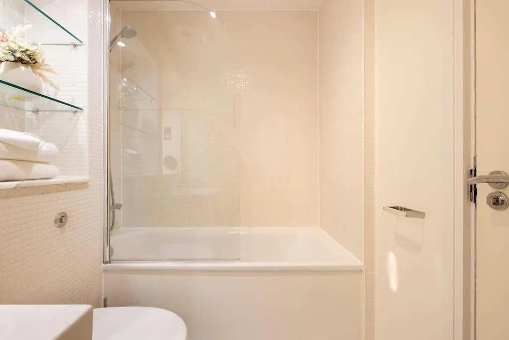 Wild Roses Serviced Apartments - Tower Bridge London