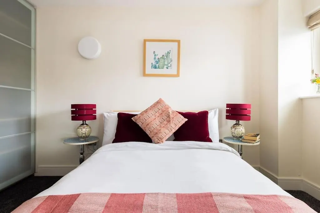 Wild Roses Serviced Apartments - Tower Bridge London
