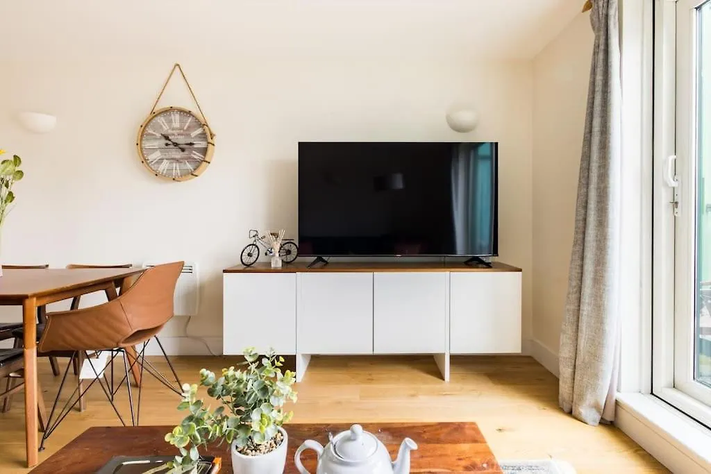 Wild Roses Serviced Apartments - Tower Bridge London