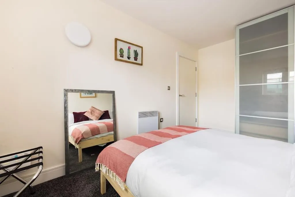 Wild Roses Serviced Apartments - Tower Bridge London